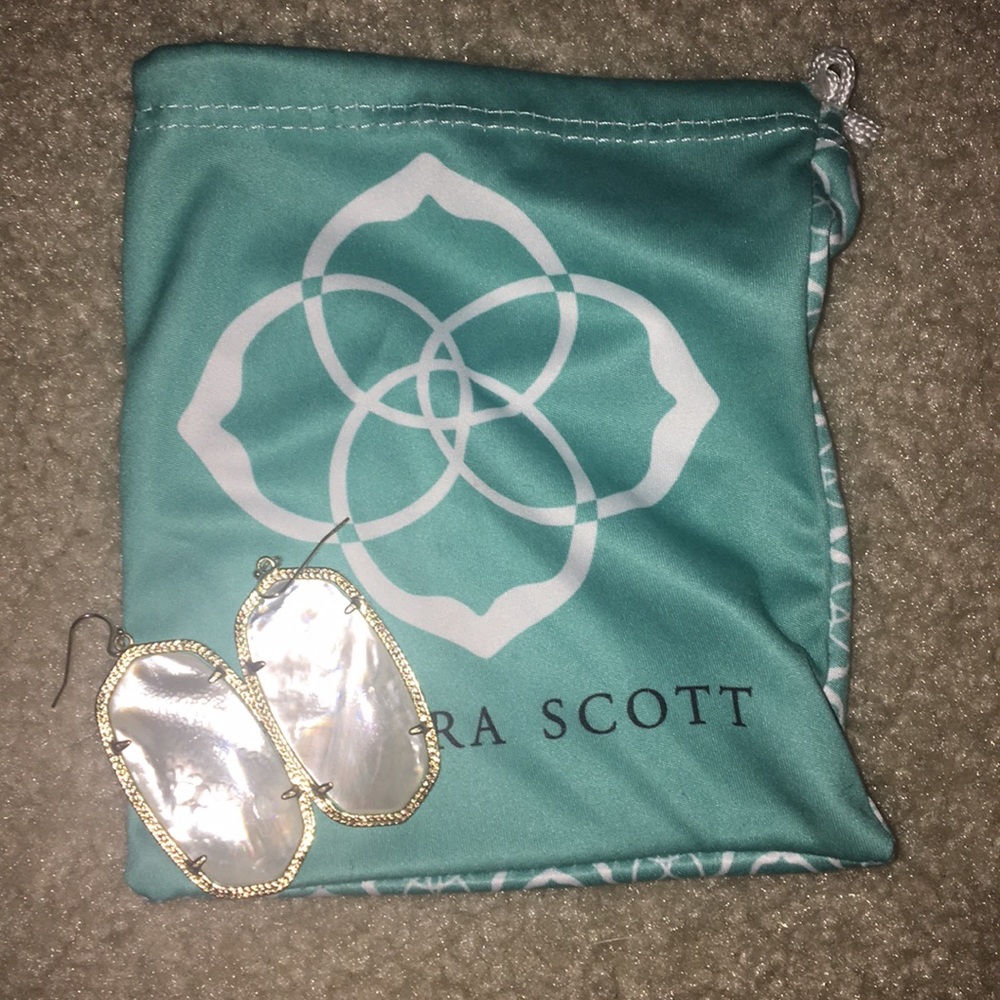 Kendra Scott Danielle earrings